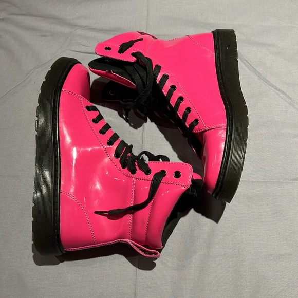 Doc Martens Womens Patent Pink Lace Up High Boots Size 11 FLAWED - Picture 6 of 16